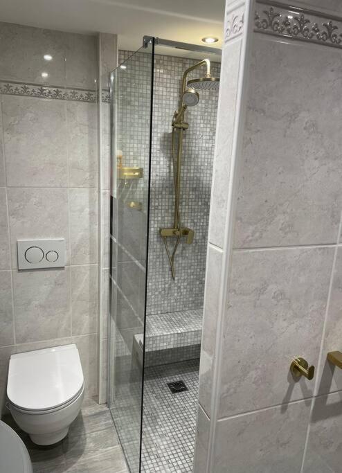 Hébergement de vacances La Demeure Du Cerf Elegant Prive En Sologne Pour 6 Personnes Avec Jacuzzi Et Piscine Chauffee A Proximite Immediate Parc Ffe Center Parc Et Proche Zoo De Beauval *