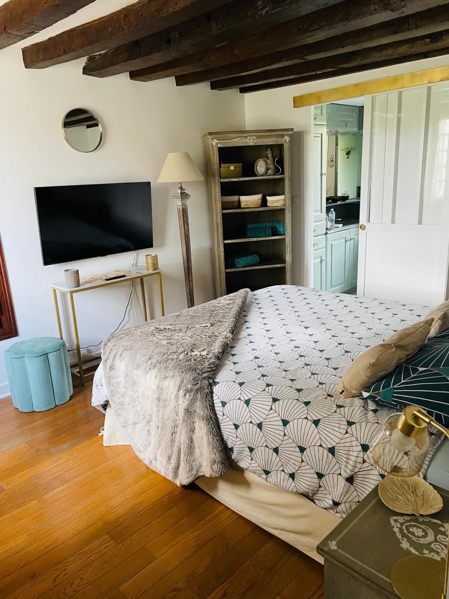 La Demeure Du Cerf Elegant Prive En Sologne Pour 6 Personnes Avec Jacuzzi Et Piscine Chauffee A Proximite Immediate Parc Ffe Center Parc Et Proche Zoo De Beauval